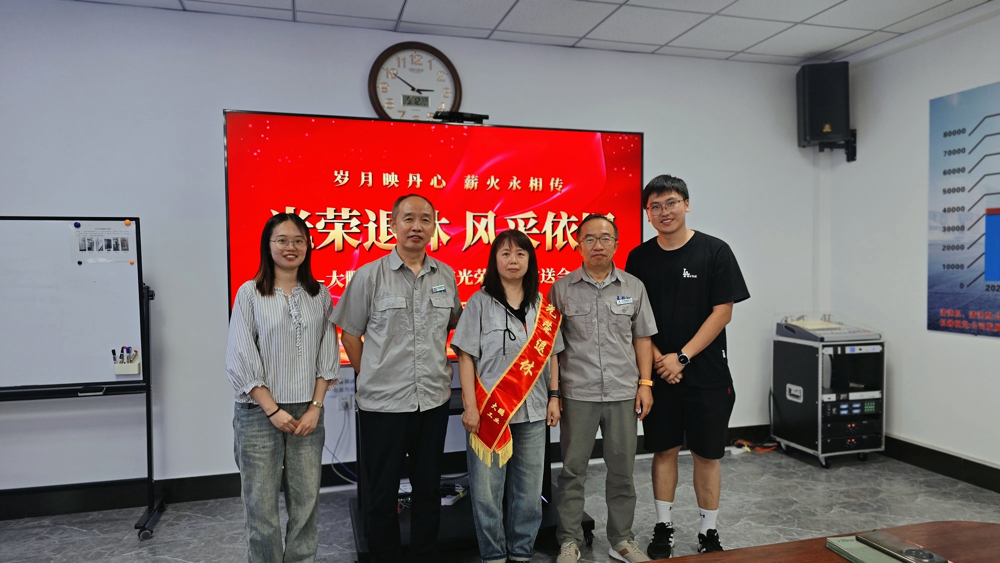 lQDPJx9-hK6R4aXNCMzND6CwOdA7z13BhRcIpFW5lsm6AA_4000_2252.jpg
